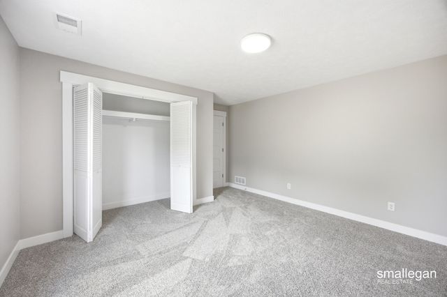 13881 Meadow Oak Drive NE, Greenville, MI 48838