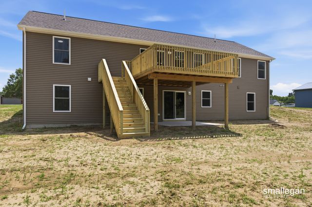 13881 Meadow Oak Drive NE, Greenville, MI 48838