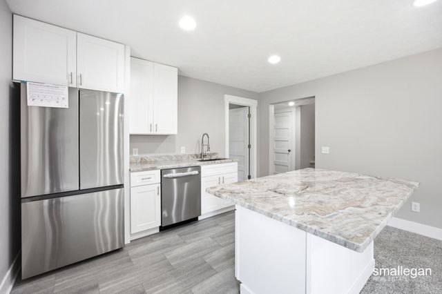 13881 Meadow Oak Drive NE, Greenville, MI 48838