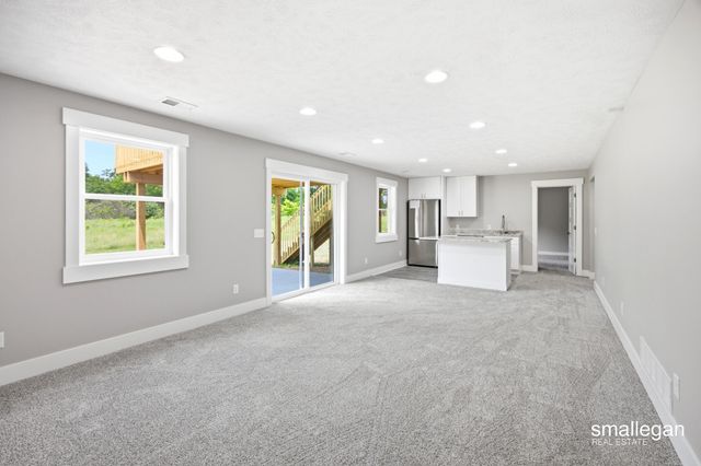 13881 Meadow Oak Drive NE, Greenville, MI 48838