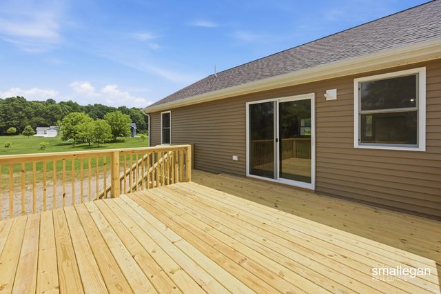 13881 Meadow Oak Drive NE, Greenville, MI 48838