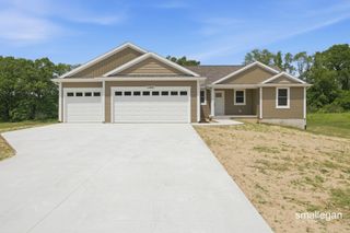 13881 Meadow Oak Drive NE, Greenville, MI 48838