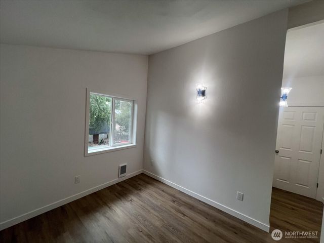 10443 17 Avenue SW, Seattle, WA 98146