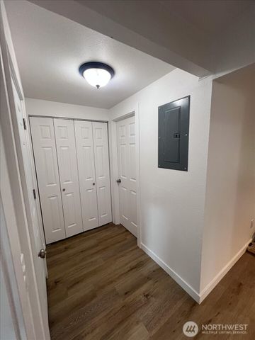 10443 17 Avenue SW, Seattle, WA 98146