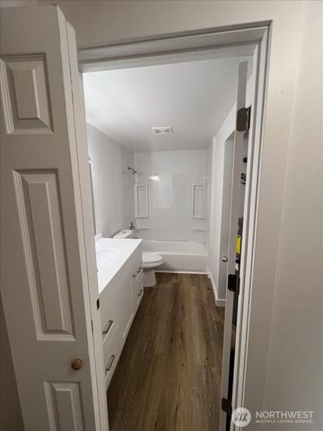 10443 17 Avenue SW, Seattle, WA 98146