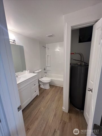 10443 17 Avenue SW, Seattle, WA 98146