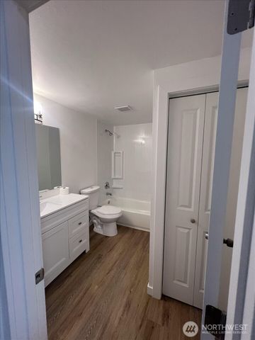 10443 17 Avenue SW, Seattle, WA 98146