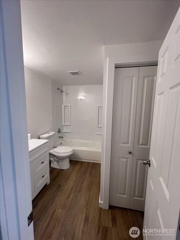 10443 17 Avenue SW, Seattle, WA 98146