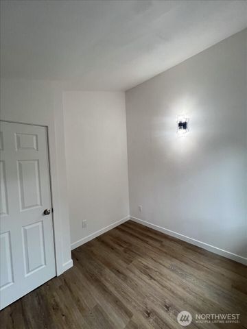 10443 17 Avenue SW, Seattle, WA 98146
