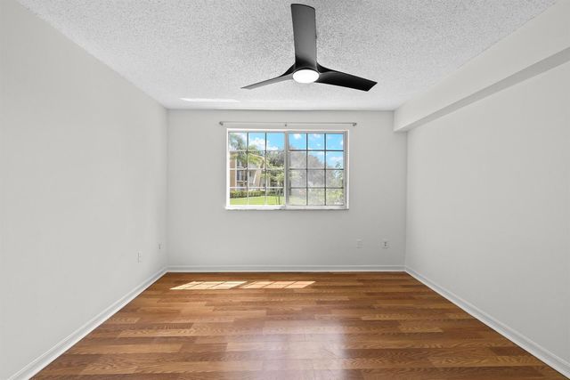 300 Crestwood Court N 302, Royal Palm Beach, FL 33411