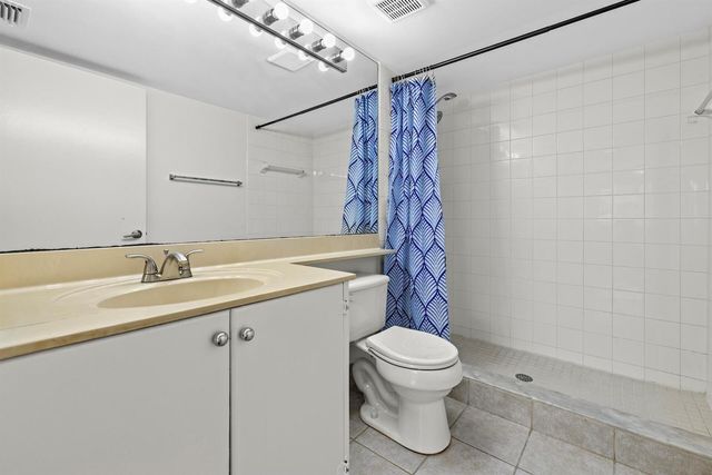 300 Crestwood Court N 302, Royal Palm Beach, FL 33411