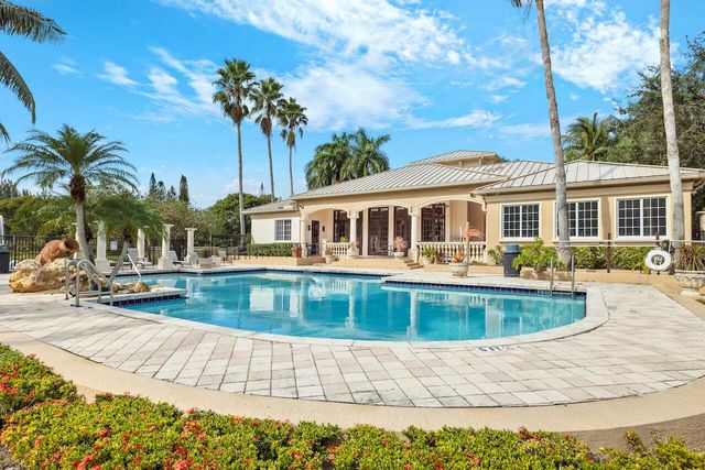 300 Crestwood Court N 302, Royal Palm Beach, FL 33411