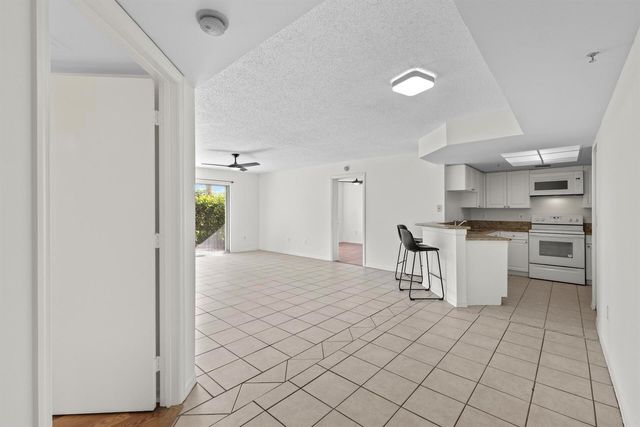 300 Crestwood Court N 302, Royal Palm Beach, FL 33411