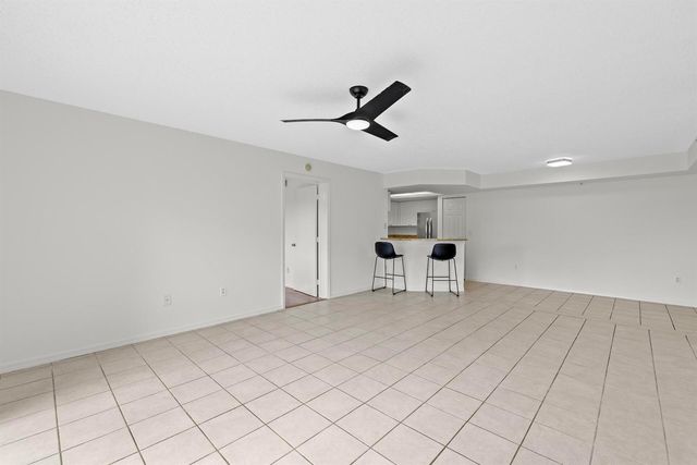 300 Crestwood Court N 302, Royal Palm Beach, FL 33411