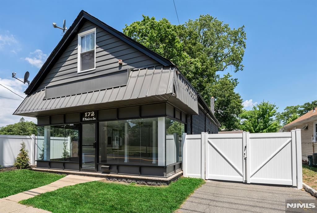 172 W Madison Avenue Storefront, Dumont, NJ 07628