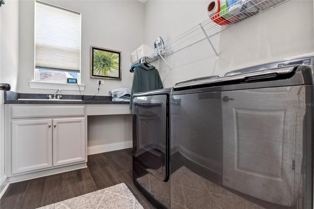 352 MOONBEAM LOOP, Oviedo, FL 32765