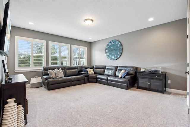 352 MOONBEAM LOOP, Oviedo, FL 32765