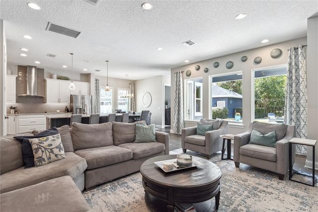 352 MOONBEAM LOOP, Oviedo, FL 32765