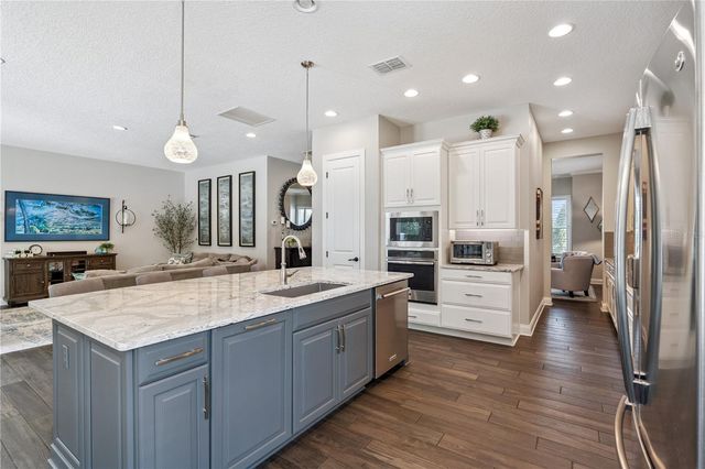 352 MOONBEAM LOOP, Oviedo, FL 32765