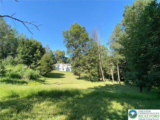 1889 Wind Hill Road, Lower Milford Twp, PA 18036