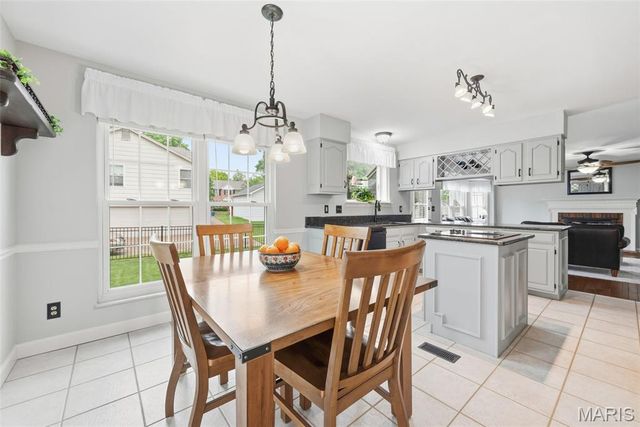 6 Belcourt Circle, St Charles, MO 63304