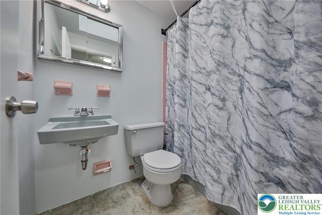 1920 South Idaho Street, Allentown City, PA 18103