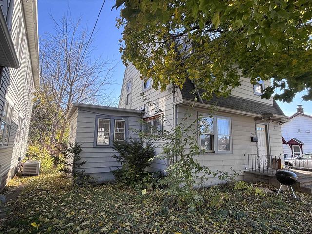 508 E Memorial Drive, Janesville, WI 53545