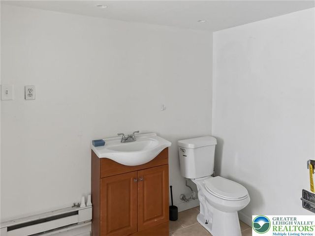 1292 Winding Way, Coolbaugh Twp, PA 18466