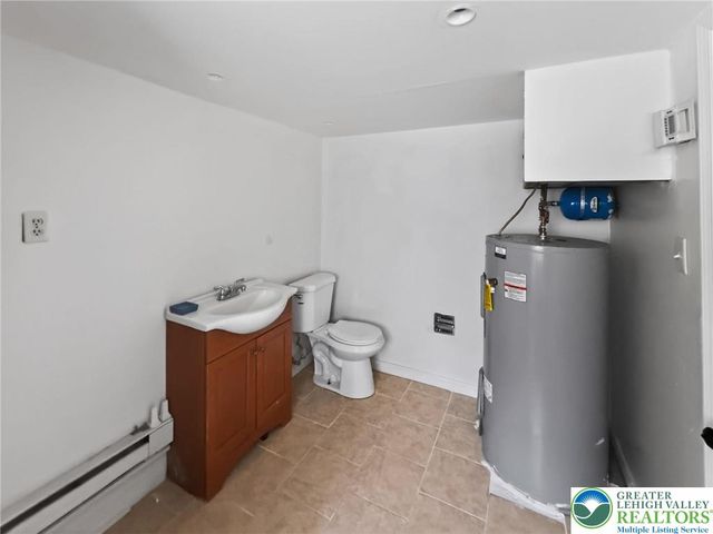 1292 Winding Way, Coolbaugh Twp, PA 18466