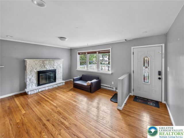 1292 Winding Way, Coolbaugh Twp, PA 18466