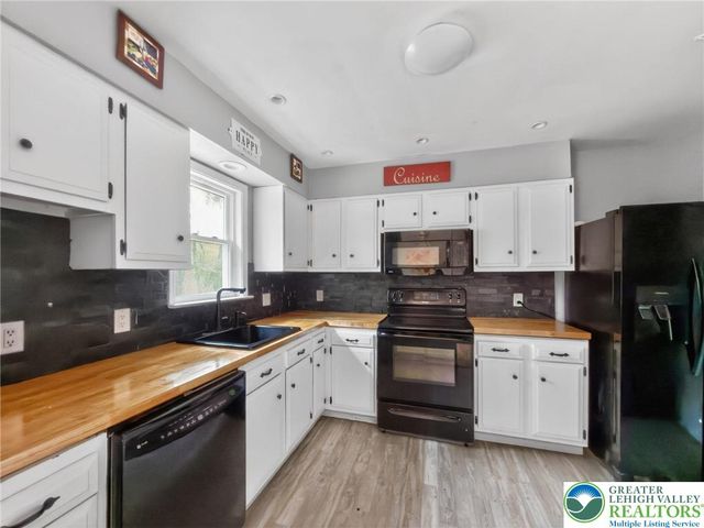 1292 Winding Way, Coolbaugh Twp, PA 18466