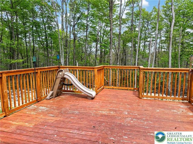 1292 Winding Way, Coolbaugh Twp, PA 18466