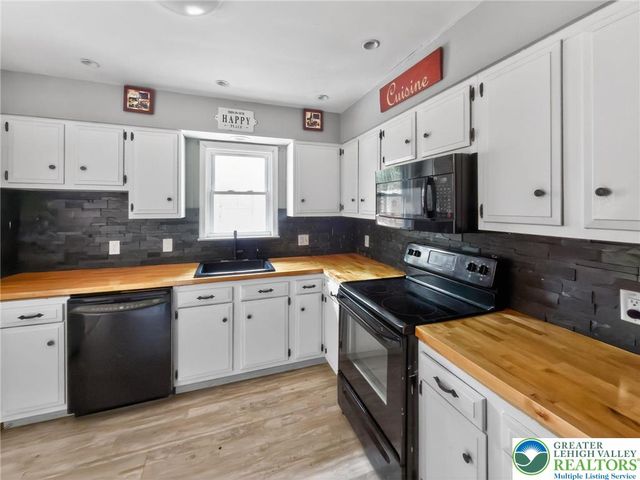 1292 Winding Way, Coolbaugh Twp, PA 18466