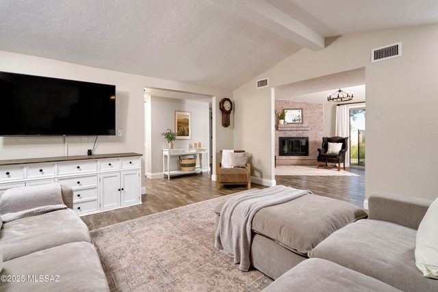 7364 N Mountain Shadows Drive, Tucson, AZ 85718