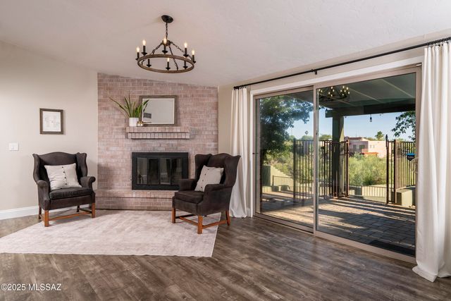 7364 N Mountain Shadows Drive, Tucson, AZ 85718