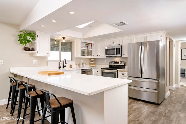 7364 N Mountain Shadows Drive, Tucson, AZ 85718