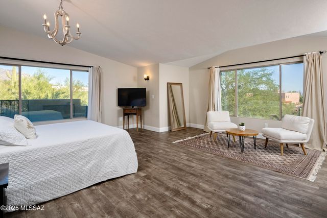 7364 N Mountain Shadows Drive, Tucson, AZ 85718