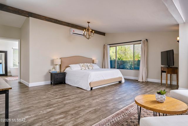 7364 N Mountain Shadows Drive, Tucson, AZ 85718