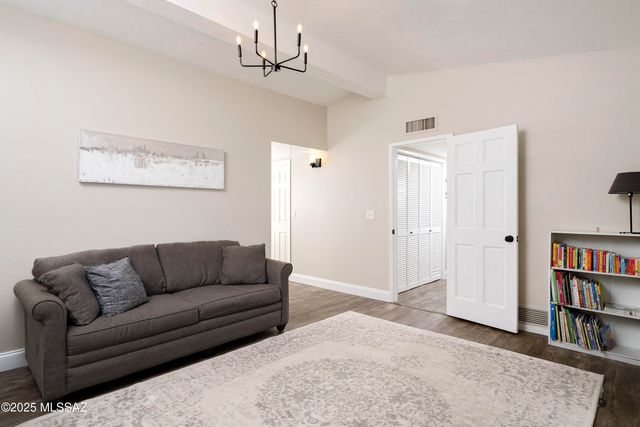 7364 N Mountain Shadows Drive, Tucson, AZ 85718