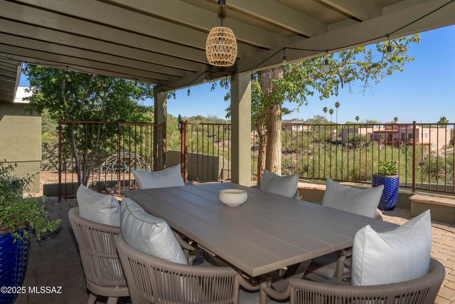 7364 N Mountain Shadows Drive, Tucson, AZ 85718