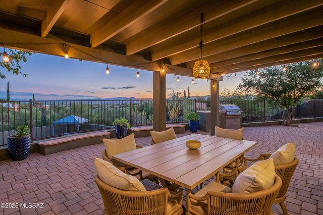 7364 N Mountain Shadows Drive, Tucson, AZ 85718