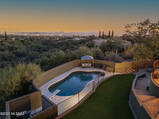 7364 N Mountain Shadows Drive, Tucson, AZ 85718