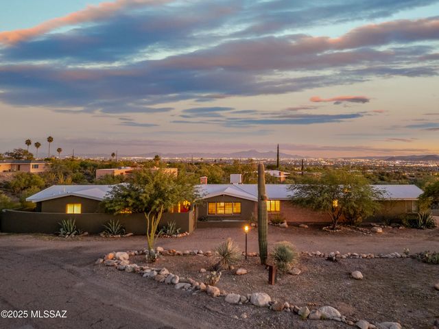 7364 N Mountain Shadows Drive, Tucson, AZ 85718