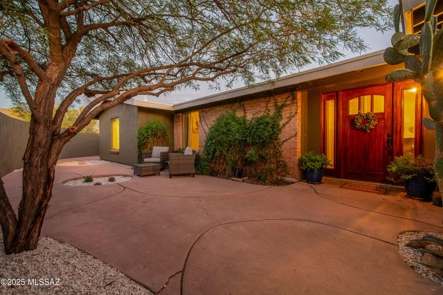 7364 N Mountain Shadows Drive, Tucson, AZ 85718