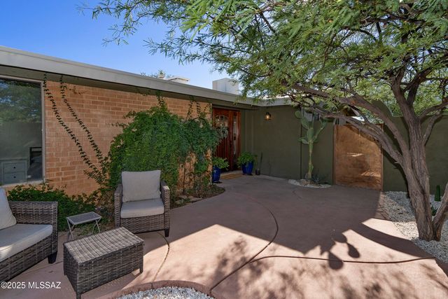 7364 N Mountain Shadows Drive, Tucson, AZ 85718