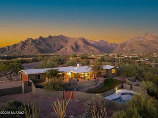 7364 N Mountain Shadows Drive, Tucson, AZ 85718