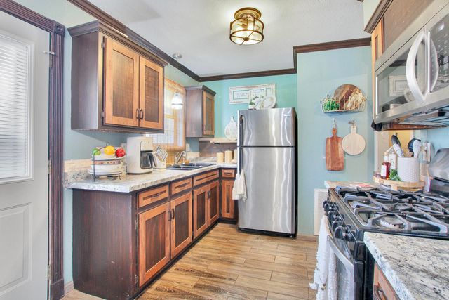 1406 Kings Rd, Leesville, LA 71446