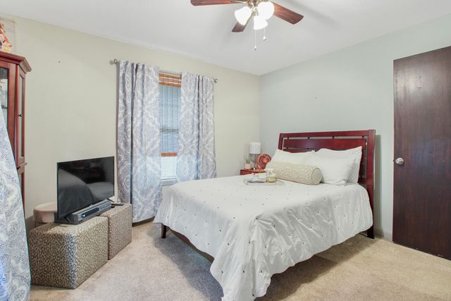 1406 Kings Rd, Leesville, LA 71446