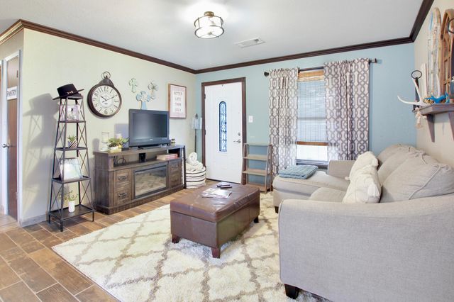 1406 Kings Rd, Leesville, LA 71446