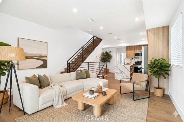 4514 St Elmo Drive, Los Angeles, CA 90019